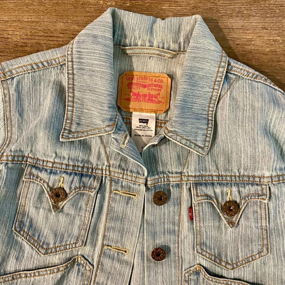 Levi’s Jacket Girl's L Light Blue Wash Cropped Stretch Denim Trucker Jean Jacket